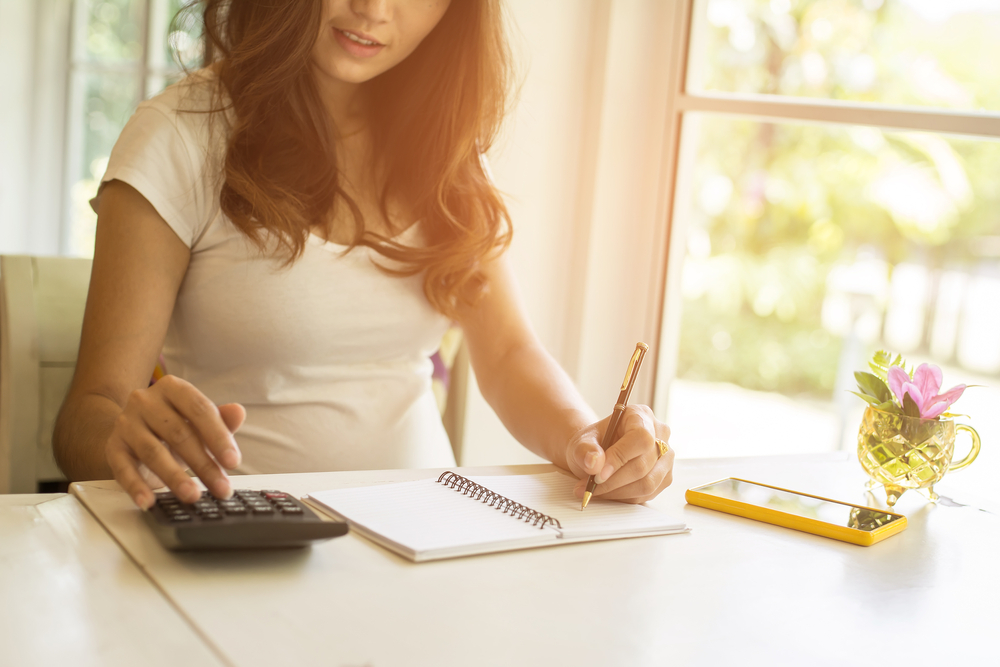 How to Pay for Beauty School 